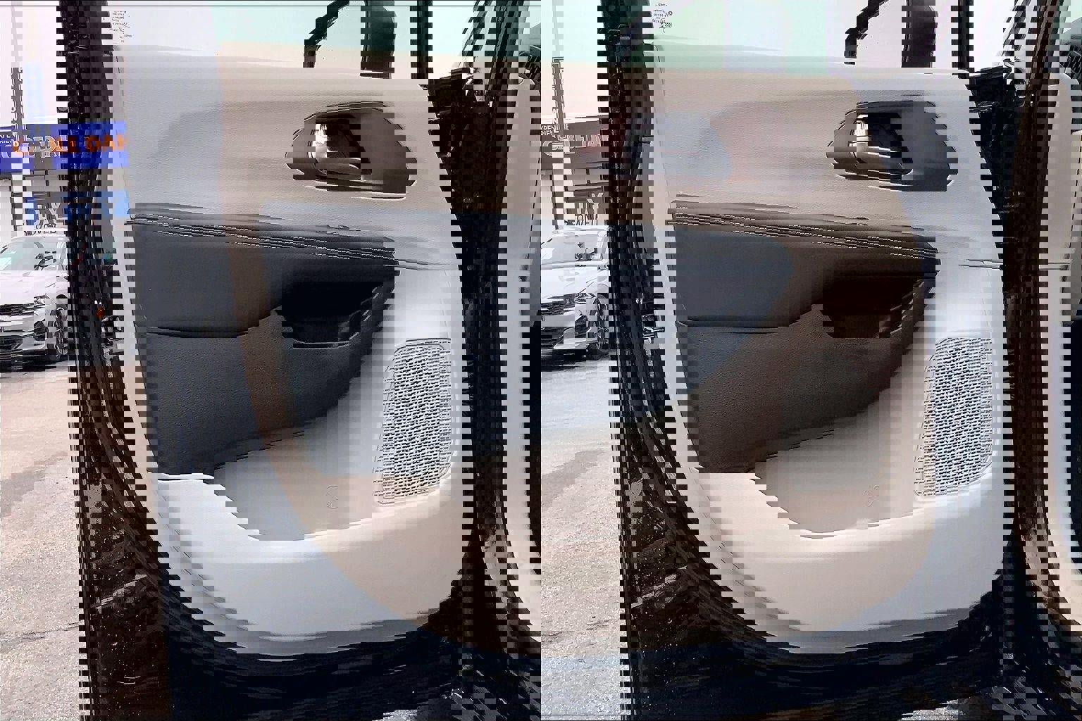 Used 2024 Chrysler Voyager LX image 22