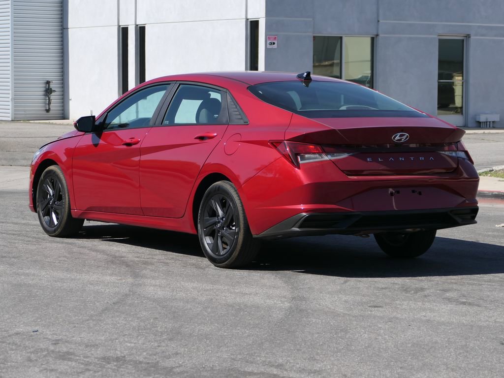 Certified 2023 Hyundai Elantra SEL image 5