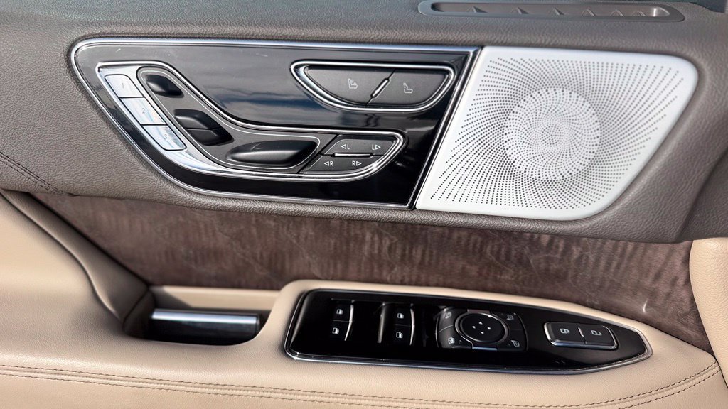 Used 2023 Lincoln Navigator L Reserve AWD/4WD image 20