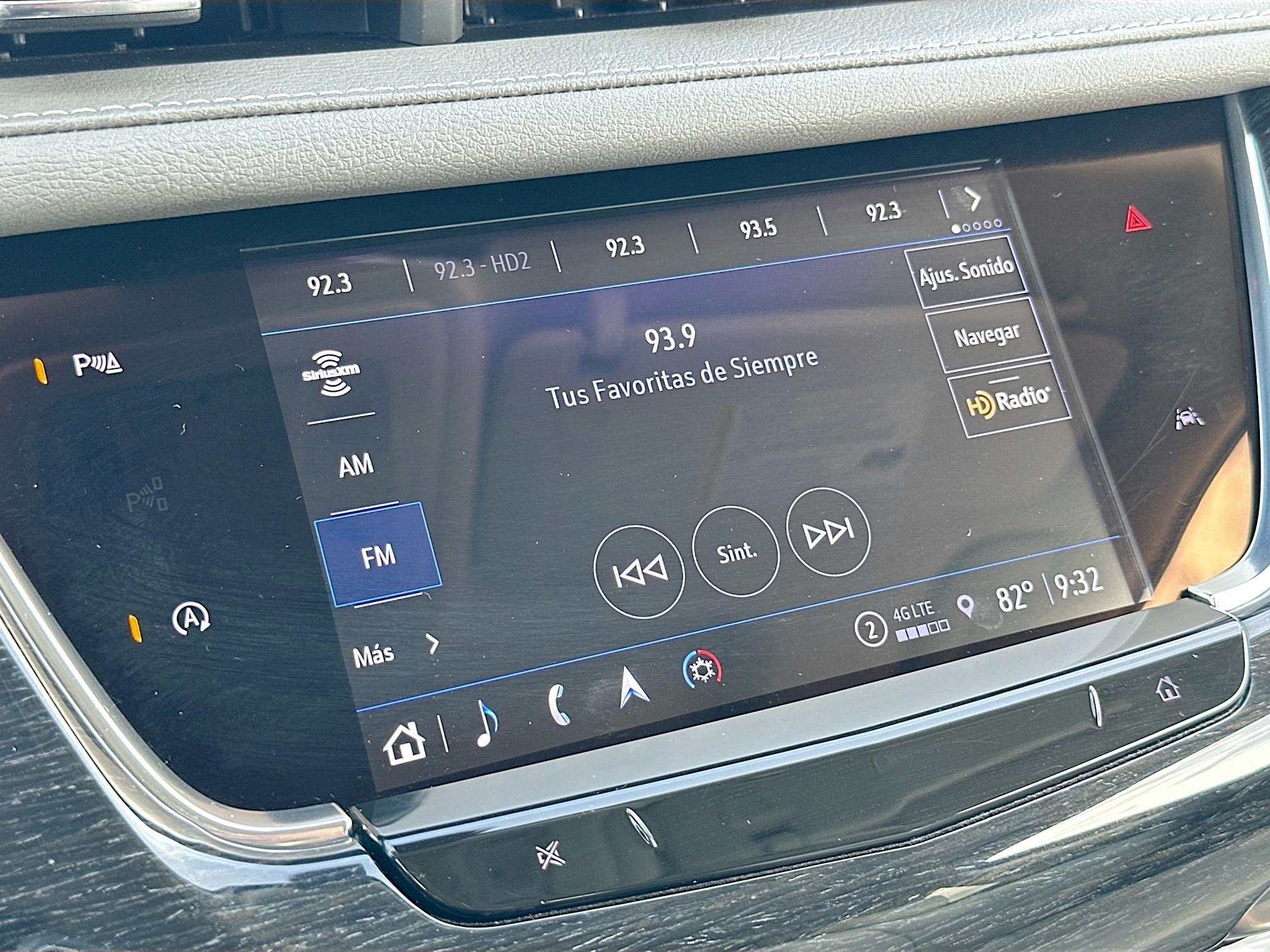 Used 2023 Cadillac XT6 Premium Luxury FWD image 14