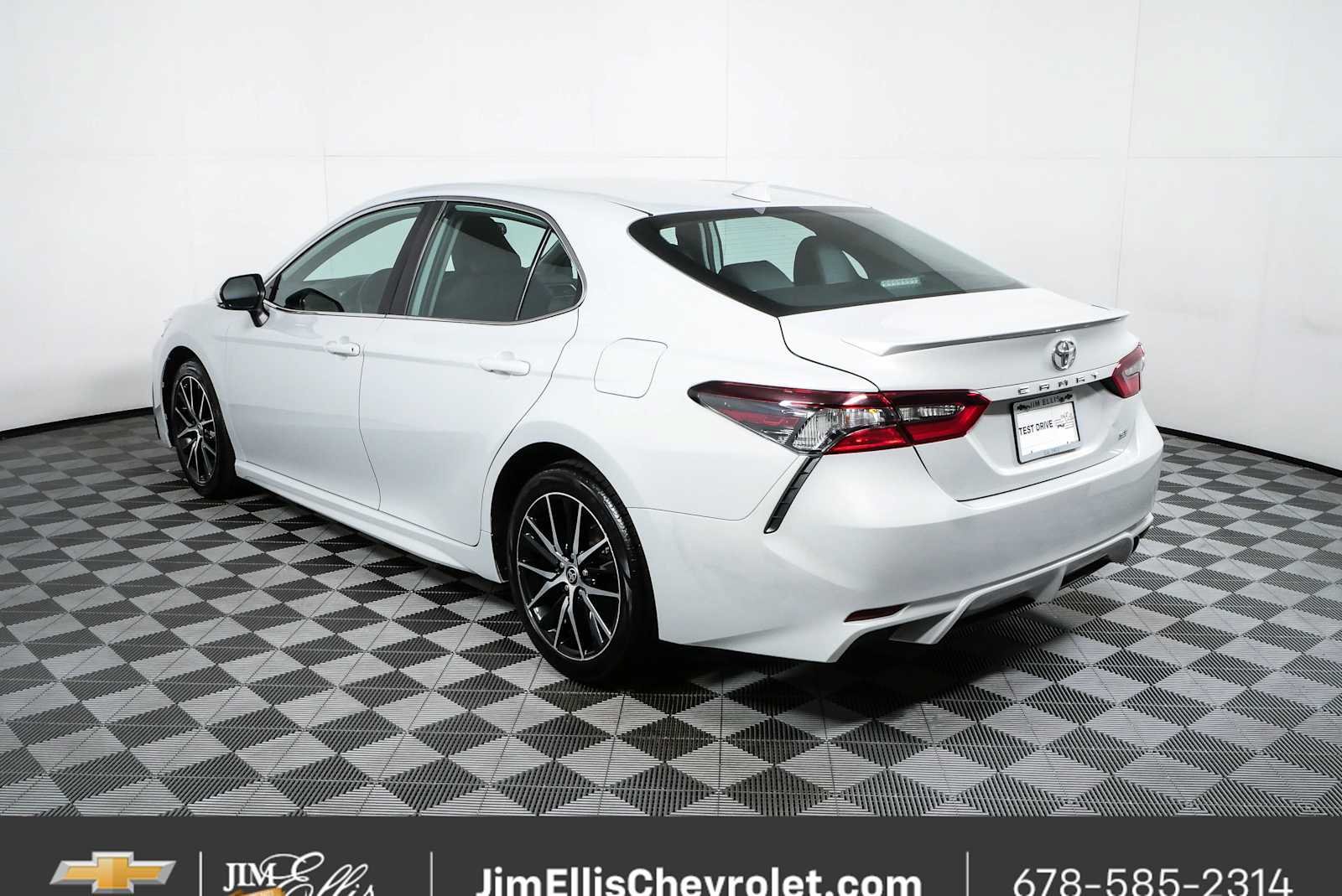 Used 2024 Toyota Camry SE FWD image 26