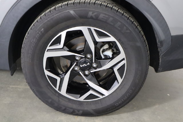 Used 2023 Kia Sportage LX FWD image 34