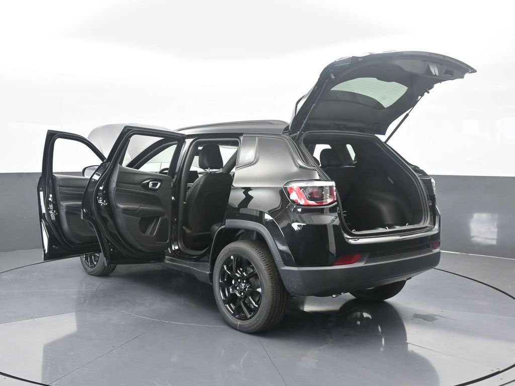 Used 2026 Jeep Compass Latitude AWD/4WD image 67