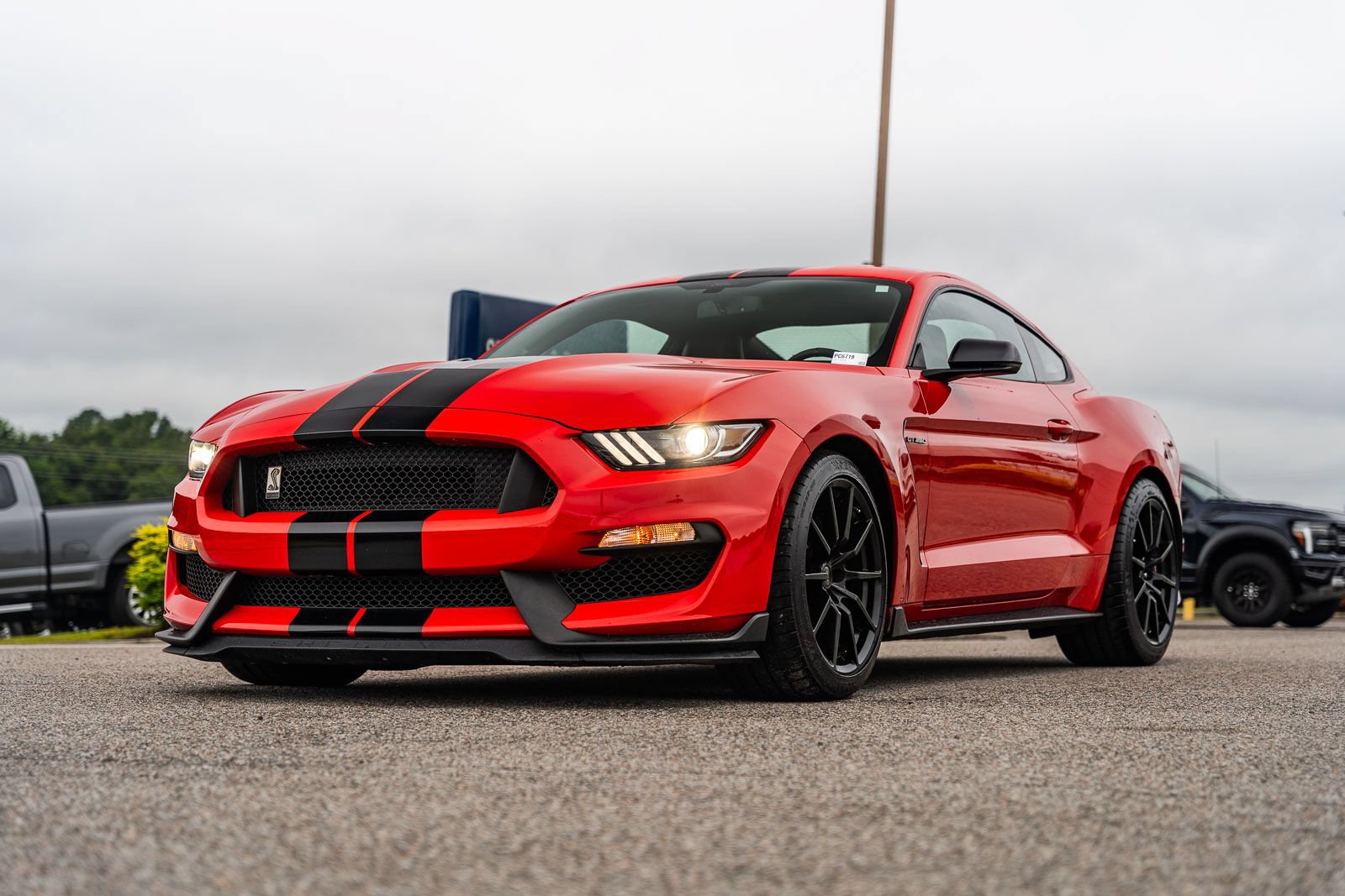 Used 2016 Ford Mustang Shelby GT350 w/ Technology Package RWD image 3