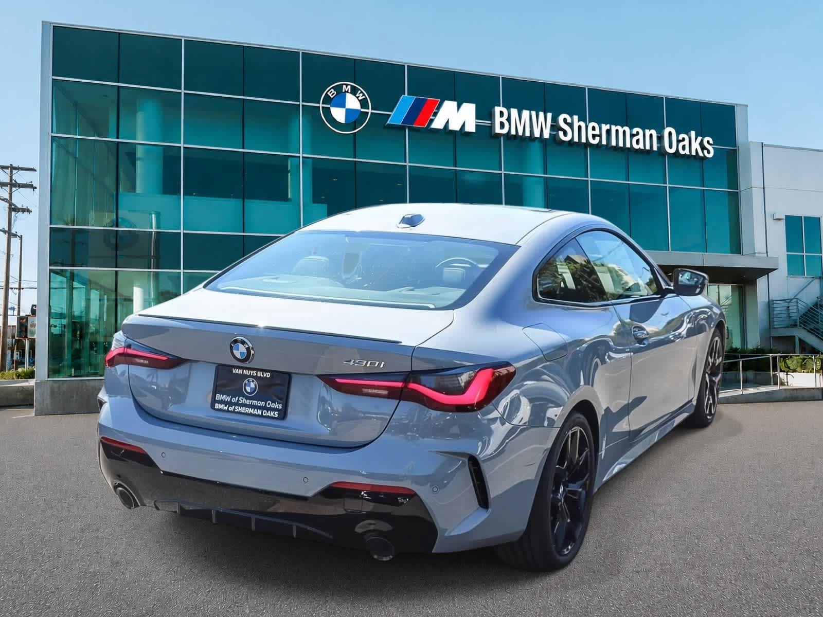 New 2026 BMW 430i Coupe w/ M Sport Package RWD image 4