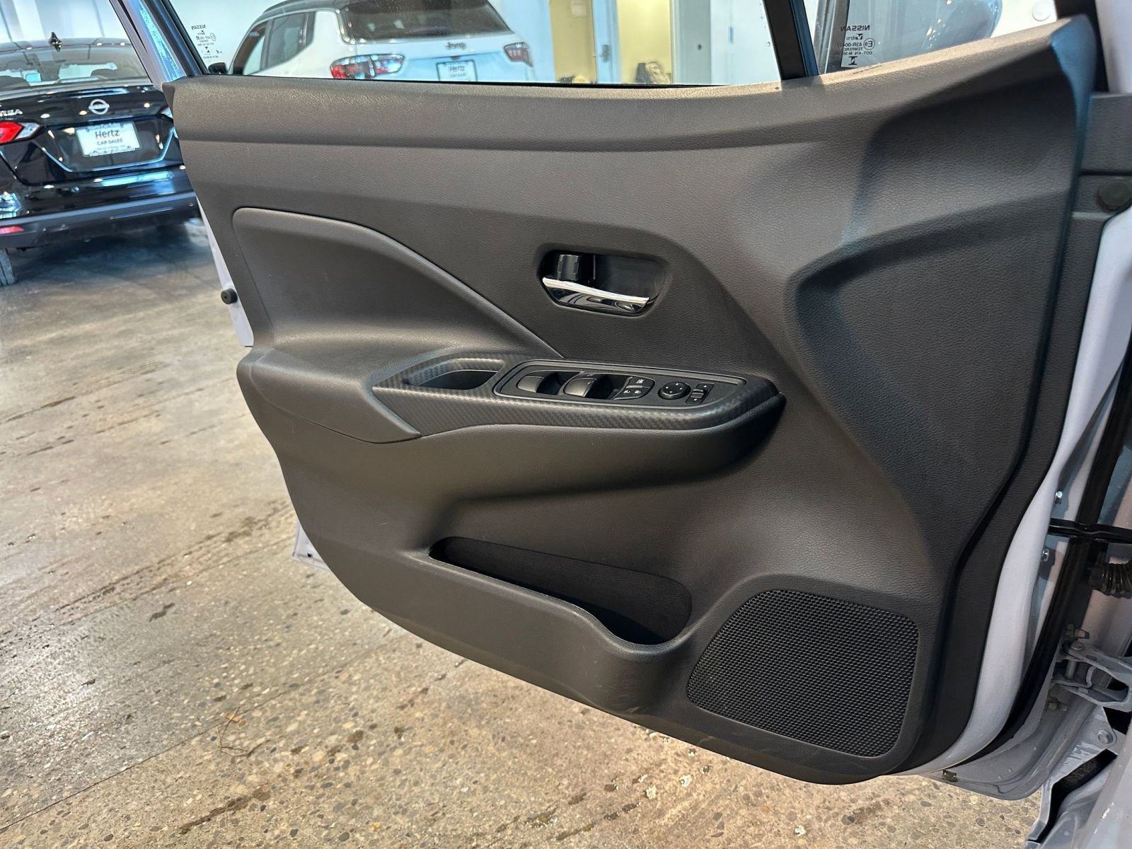 Used 2025 Nissan Versa SV image 18