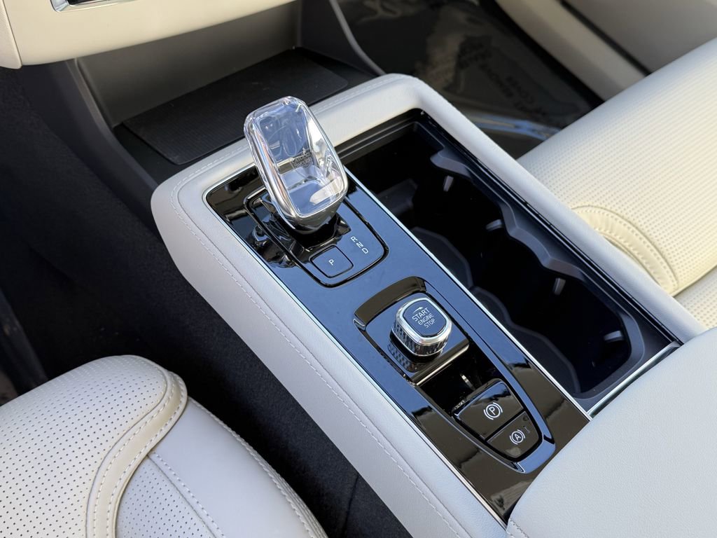 New 2026 Volvo XC90 B6 Ultra w/ Protection Package Premier image 21