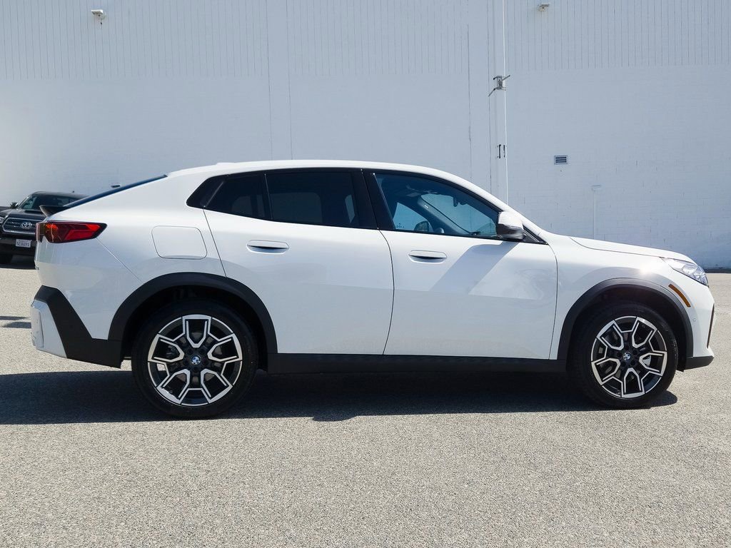 New 2026 BMW X2 xDrive28i w/ Technology Package image 3