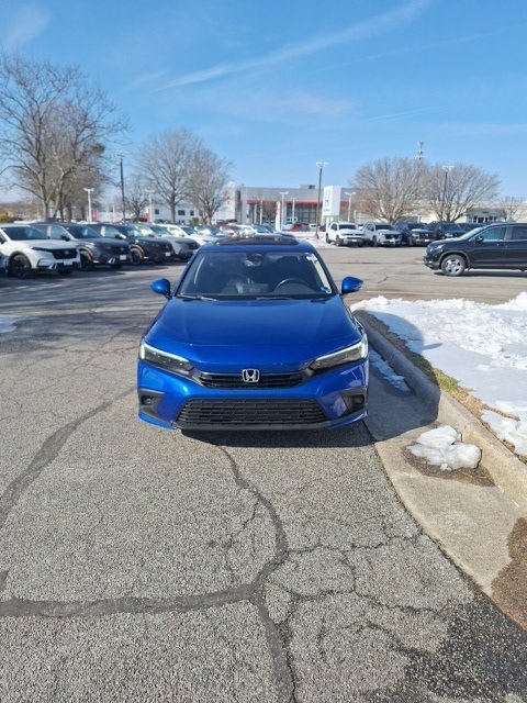 Used 2022 Honda Civic Touring image 2