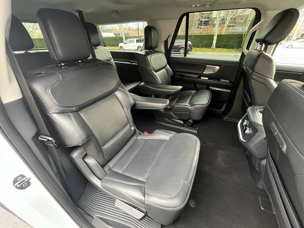 Used 2025 Ford Expedition Max Platinum AWD/4WD image 32