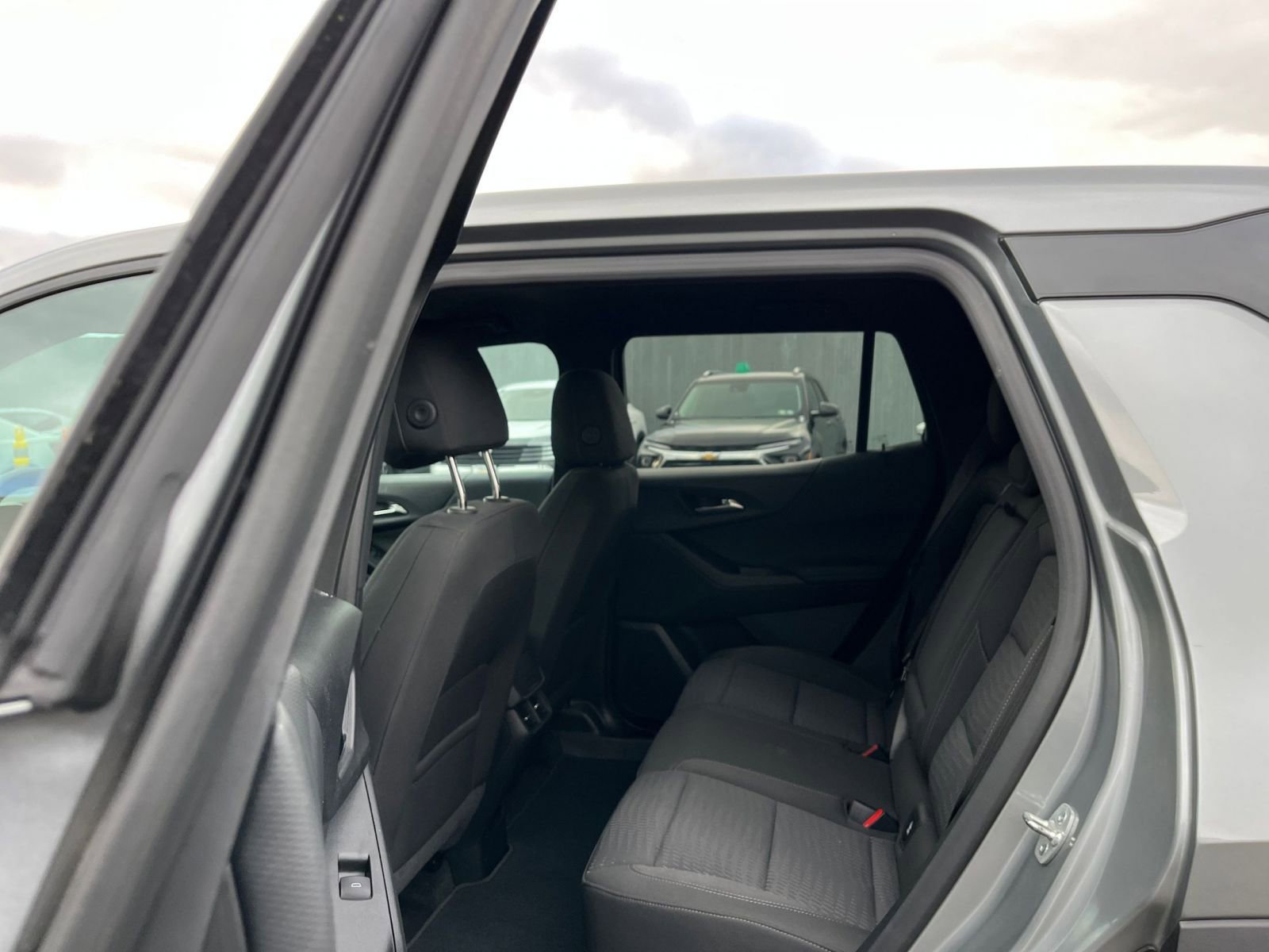 Used 2025 Chevrolet Equinox LT image 25