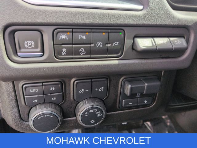 Used 2021 Chevrolet Tahoe Premier w/ Premium Package image 37