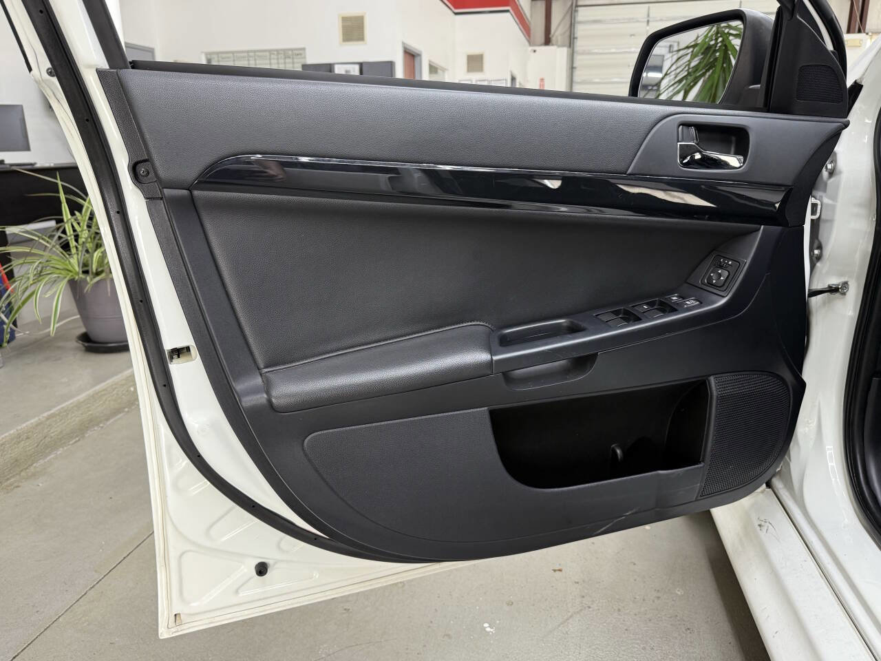 Used 2014 Mitsubishi Lancer Evolution GSR image 10