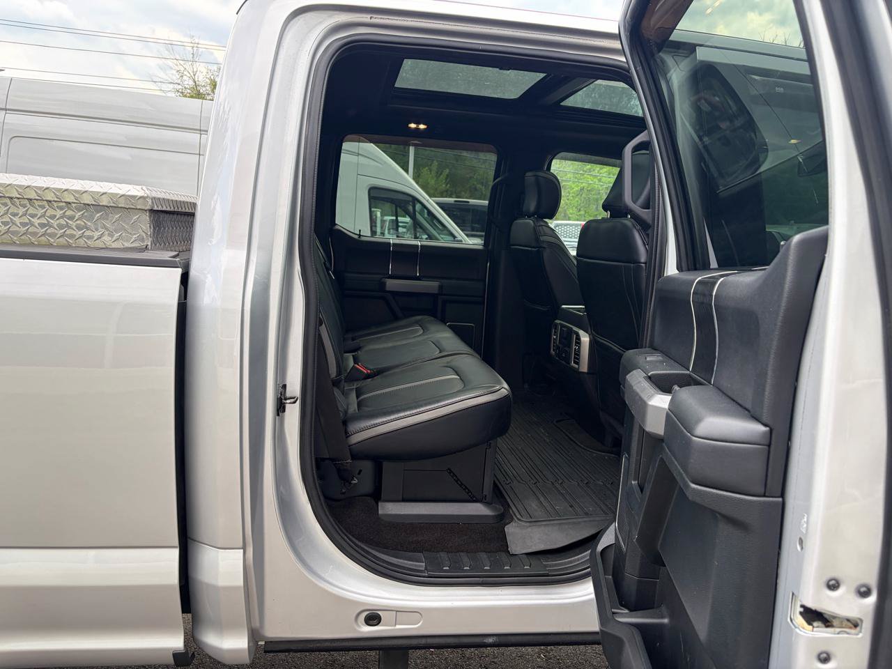 Used 2018 Ford F250 Platinum w/ Platinum Ultimate Package AWD/4WD image 47