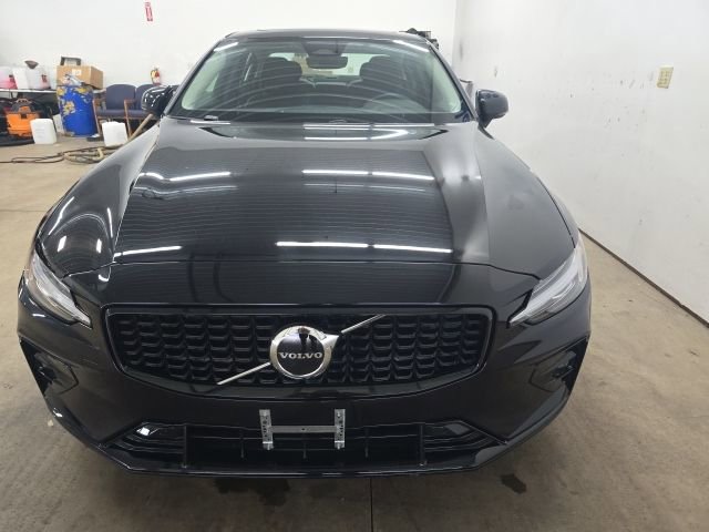 Used 2024 Volvo S60 B5 Core image 19