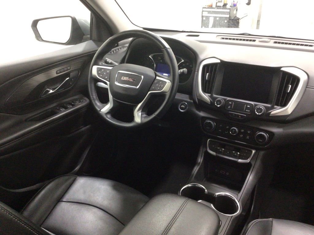 Used 2024 GMC Terrain SLT image 18