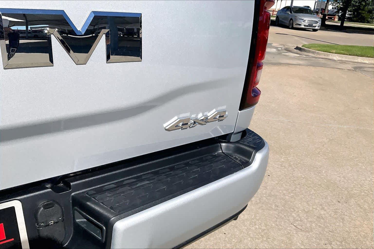 New 2027 RAM 3500 Big Horn AWD/4WD image 15