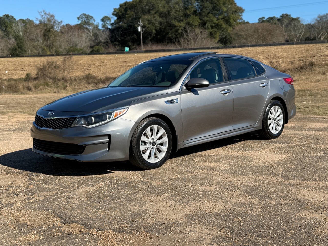 Used 2016 Kia Optima EX w/ Premium Package image 2