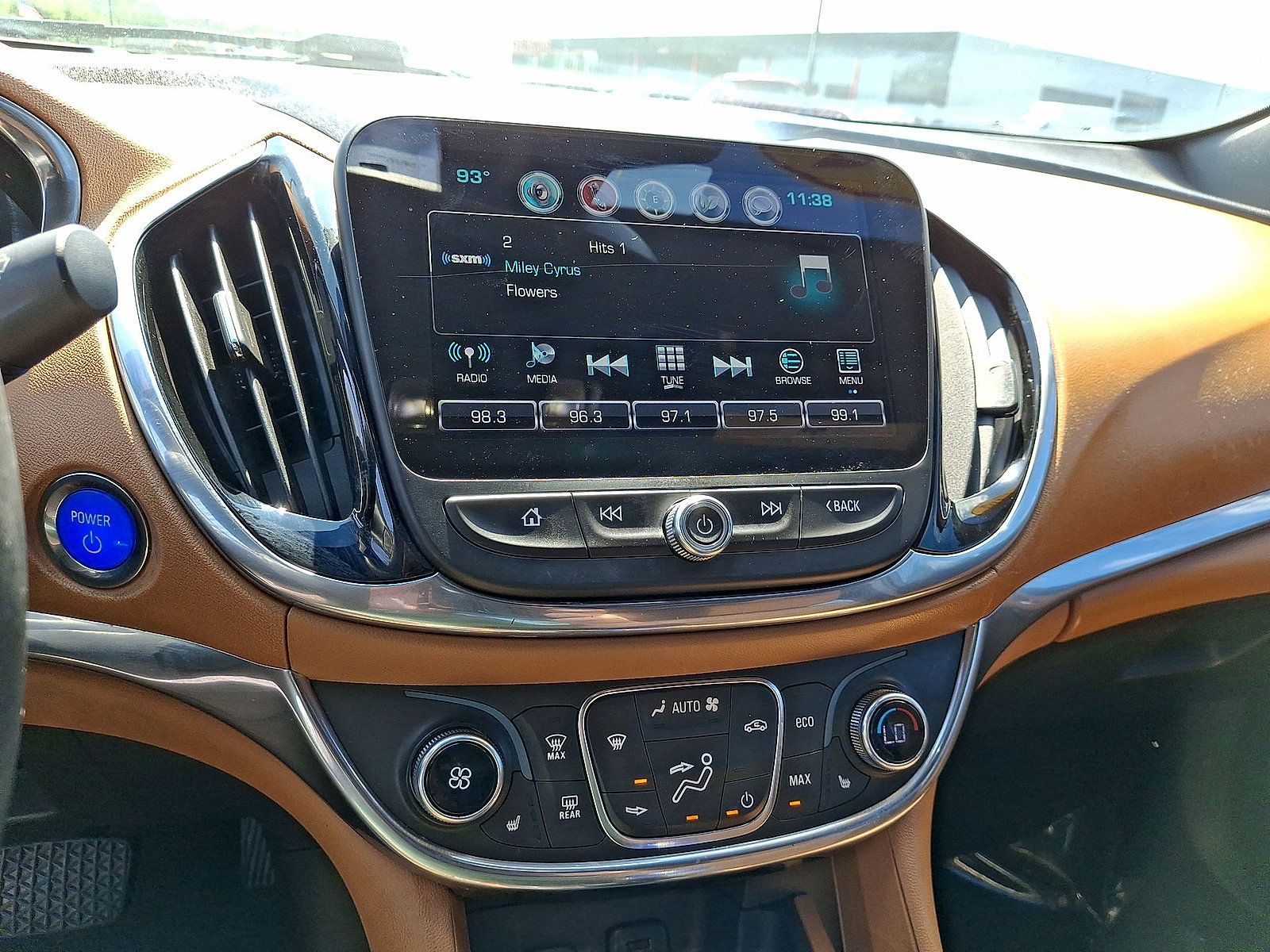 Used 2017 Chevrolet Volt Premier w/ Driver Confidence II Package FWD image 14