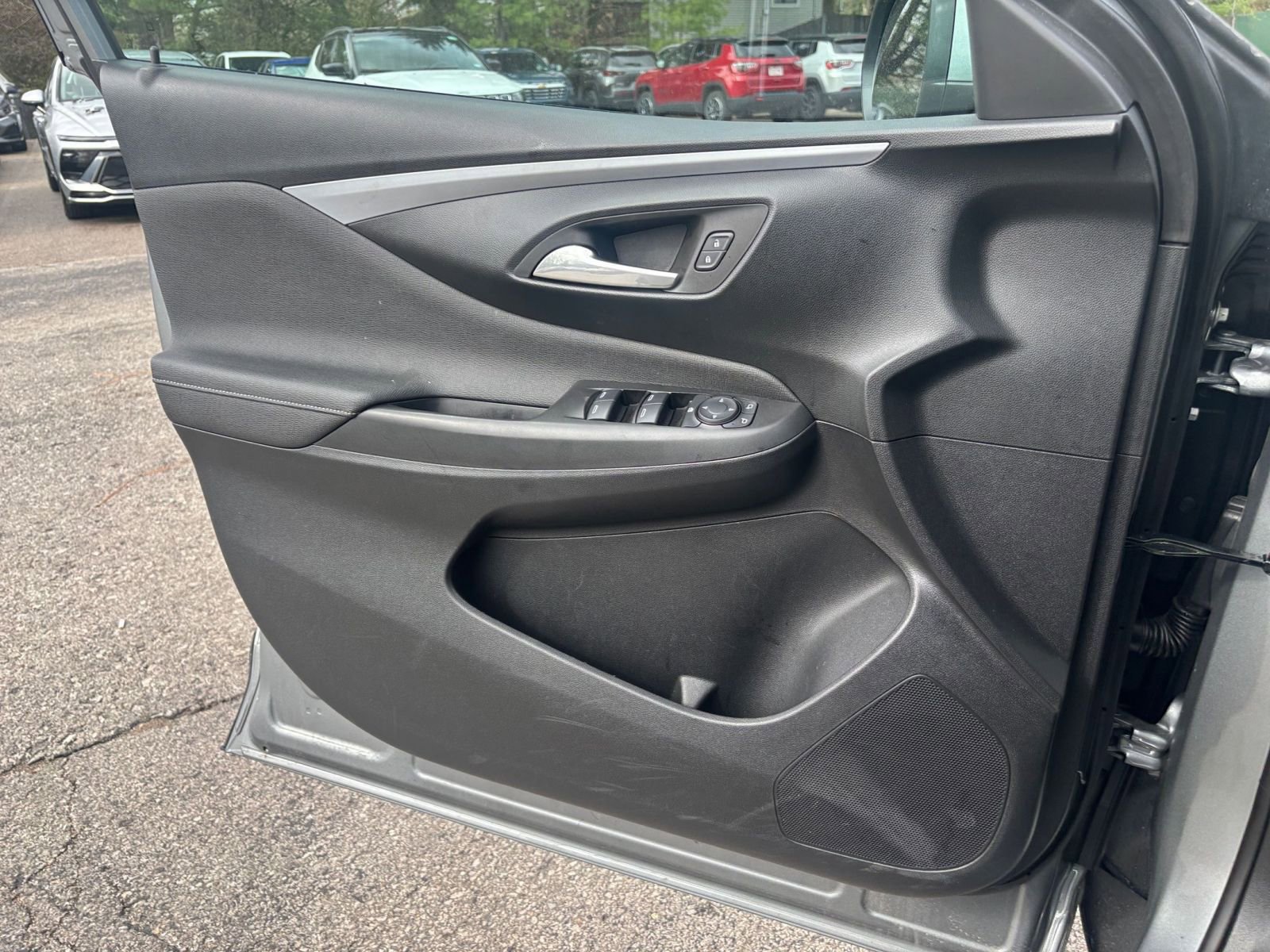 Used 2025 Buick Envista Preferred image 18