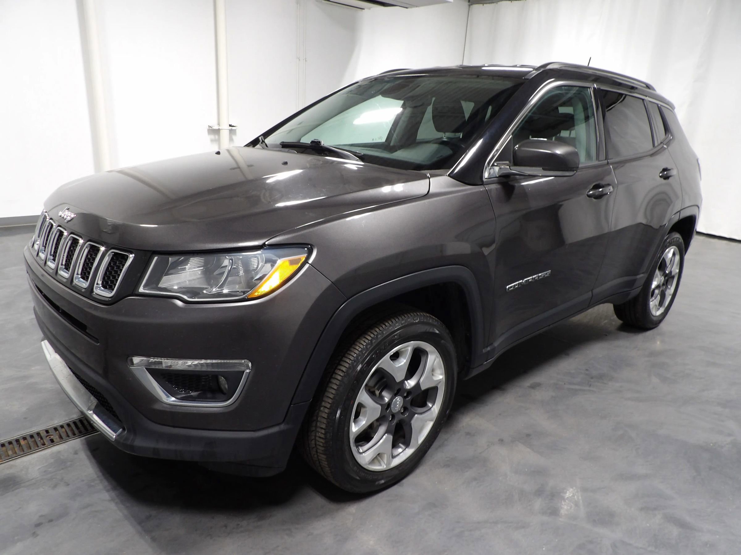Used 2019 Jeep Compass Limited w/ Safety & Security Group image 3