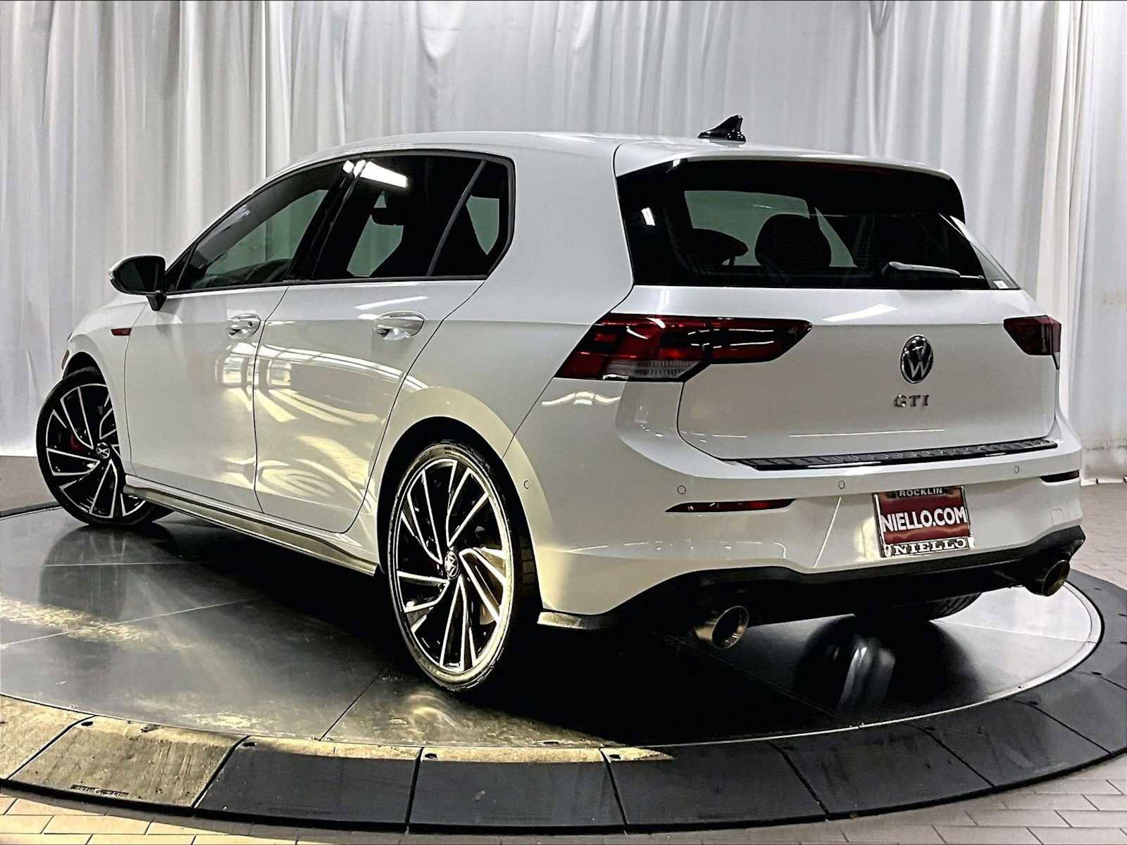 Used 2024 Volkswagen GTI Autobahn image 3