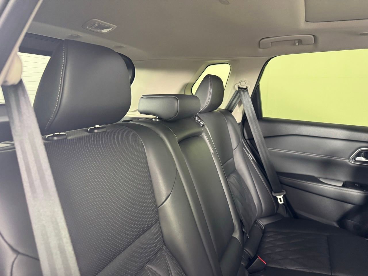 Used 2025 Nissan Rogue Platinum image 31