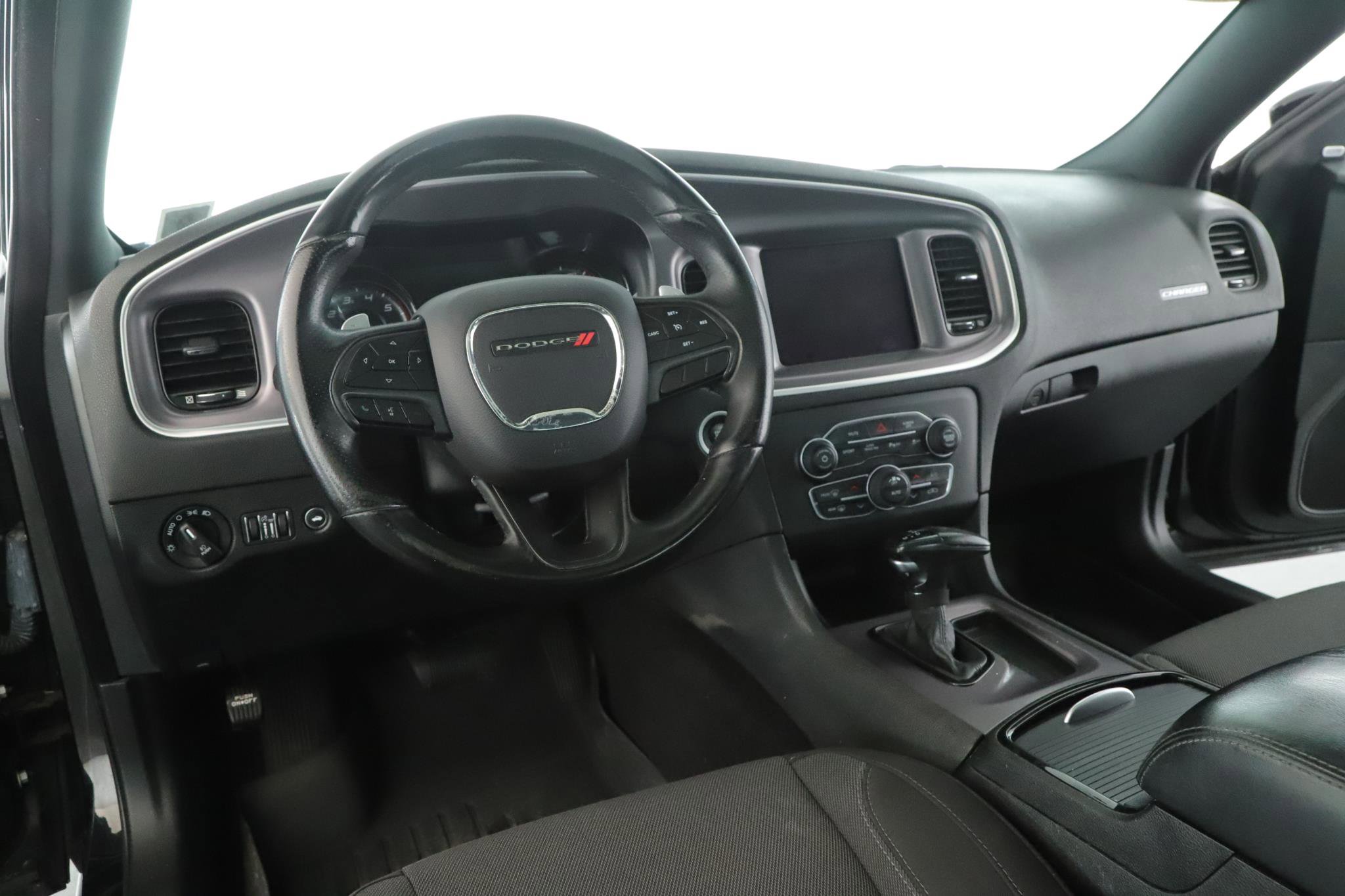 Used 2019 Dodge Charger SXT w/ Blacktop Package AWD/4WD image 2