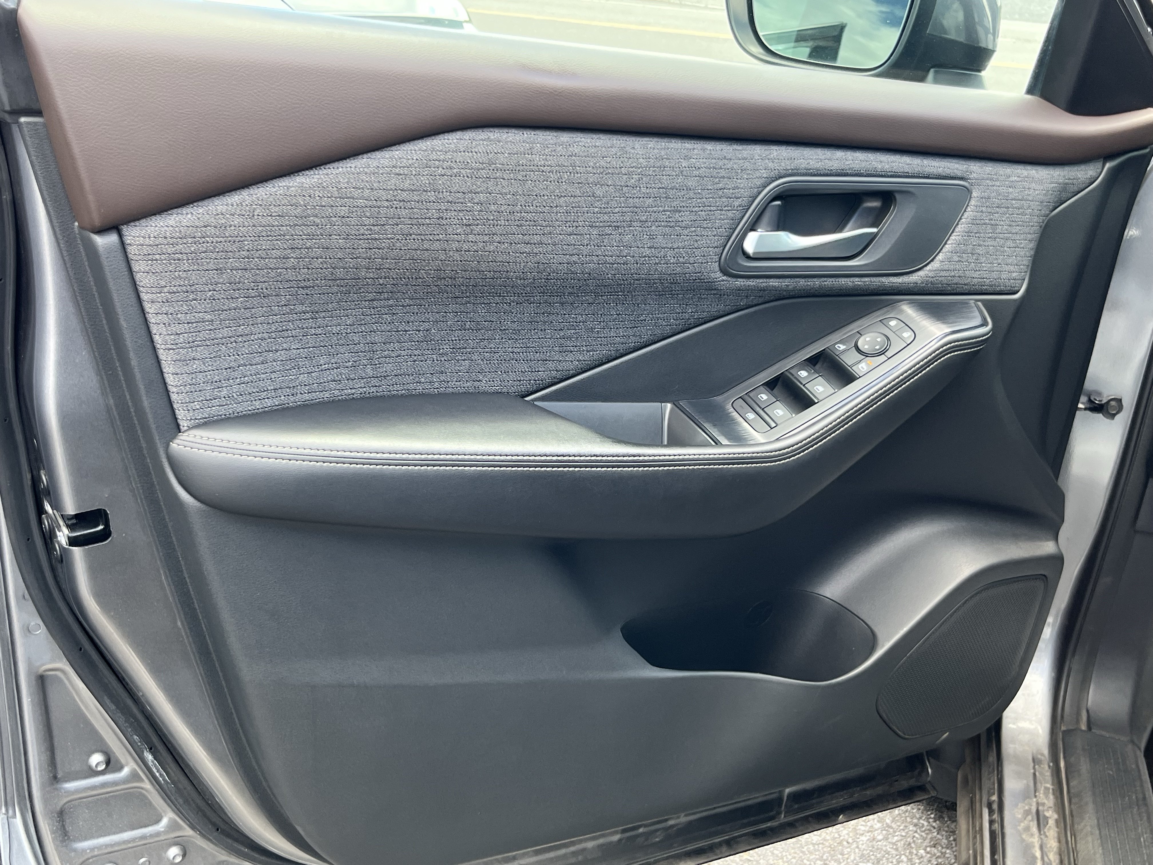 Used 2021 Nissan Rogue SV AWD/4WD image 20