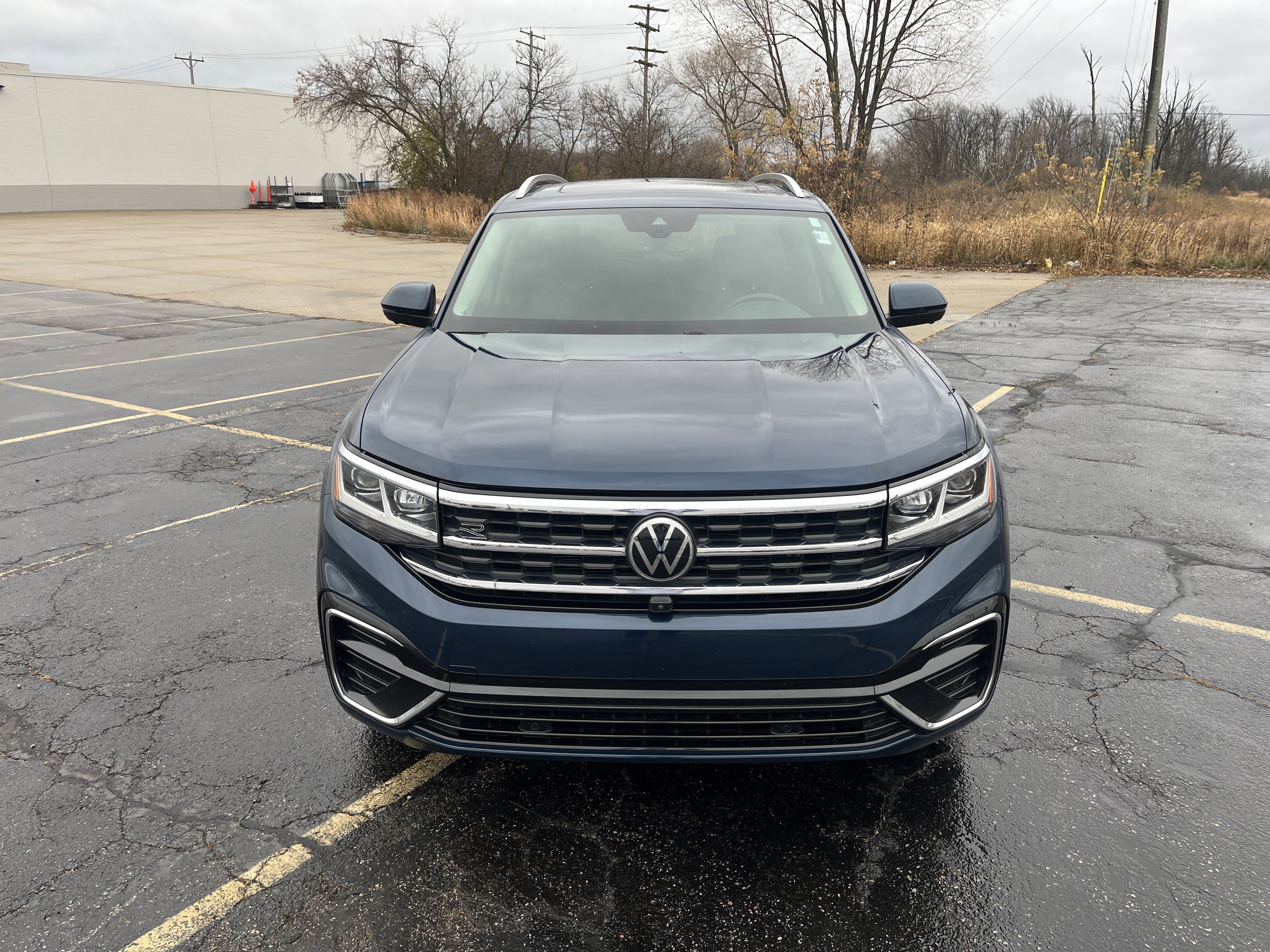Used 2021 Volkswagen Atlas SEL Premium image 2