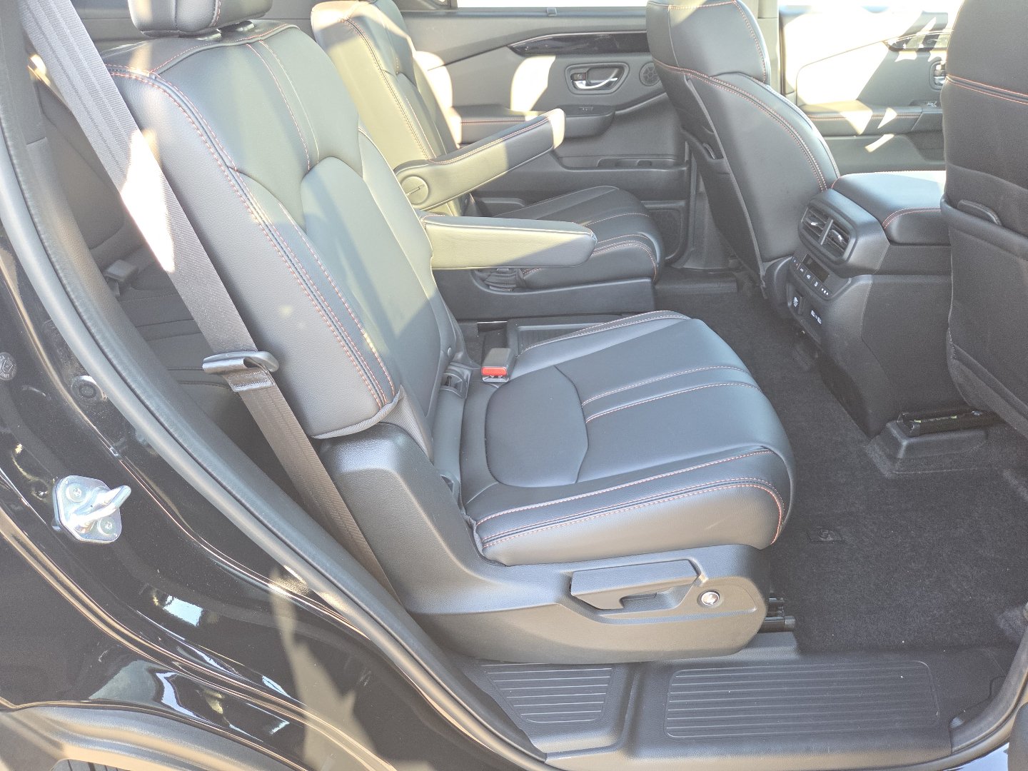 Used 2023 Honda Pilot TrailSport image 22