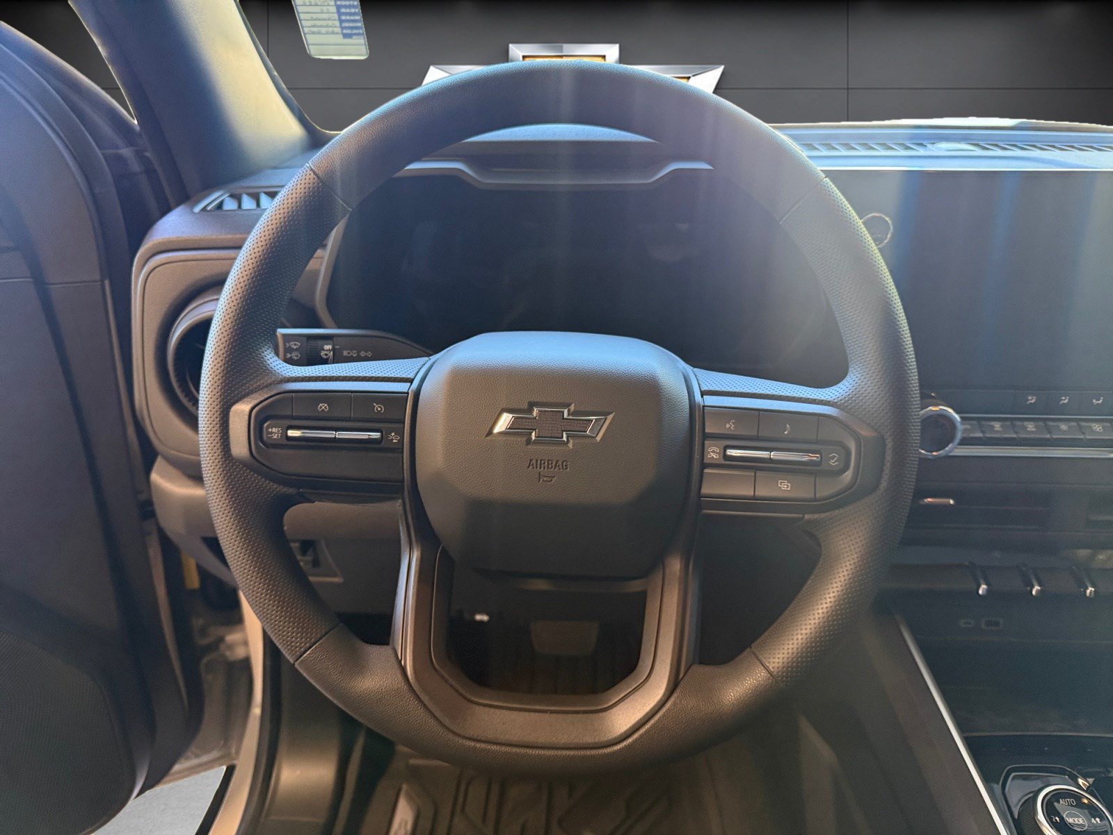 Used 2026 Chevrolet Colorado Trail Boss AWD/4WD image 23