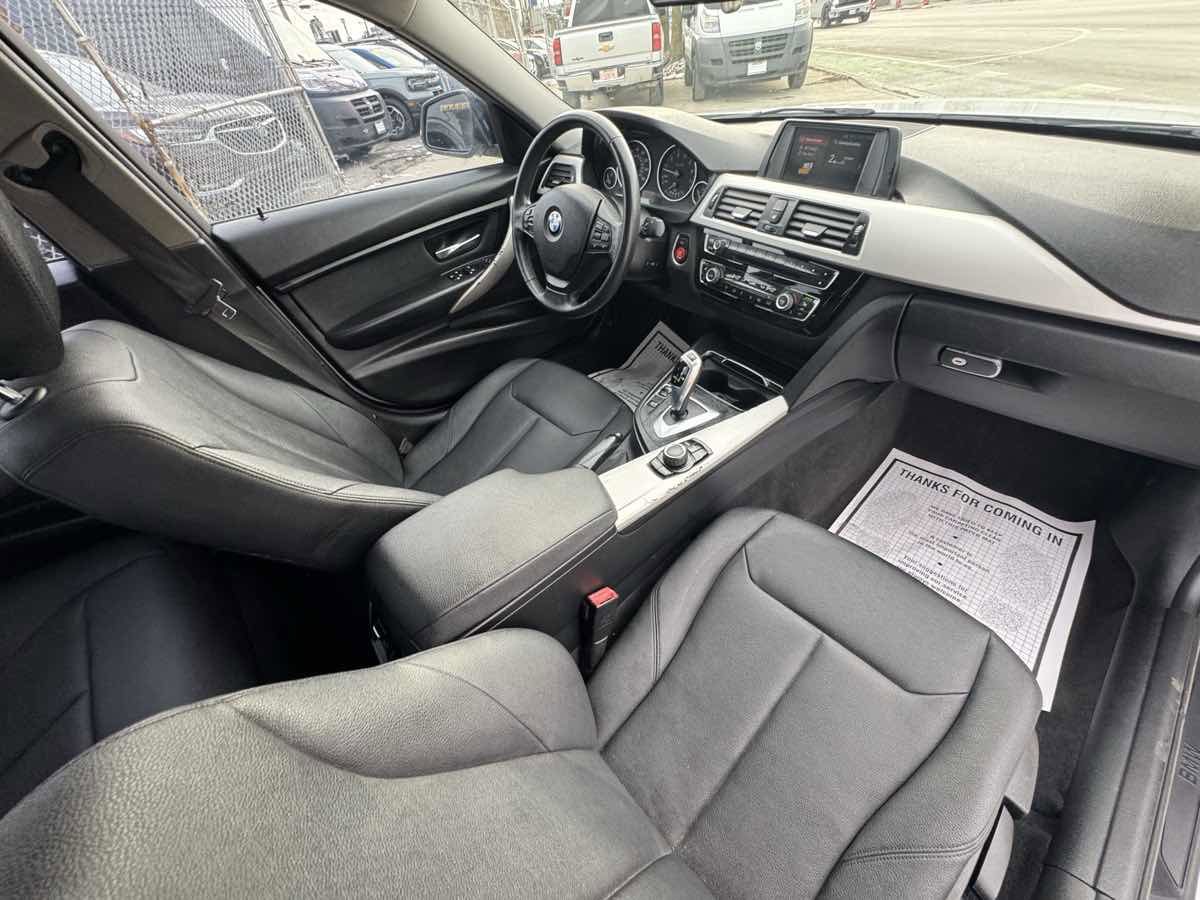 Used 2018 BMW 320i Sedan image 22