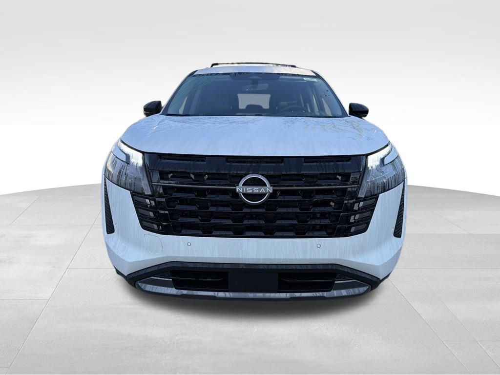 New 2026 Nissan Pathfinder SL image 2