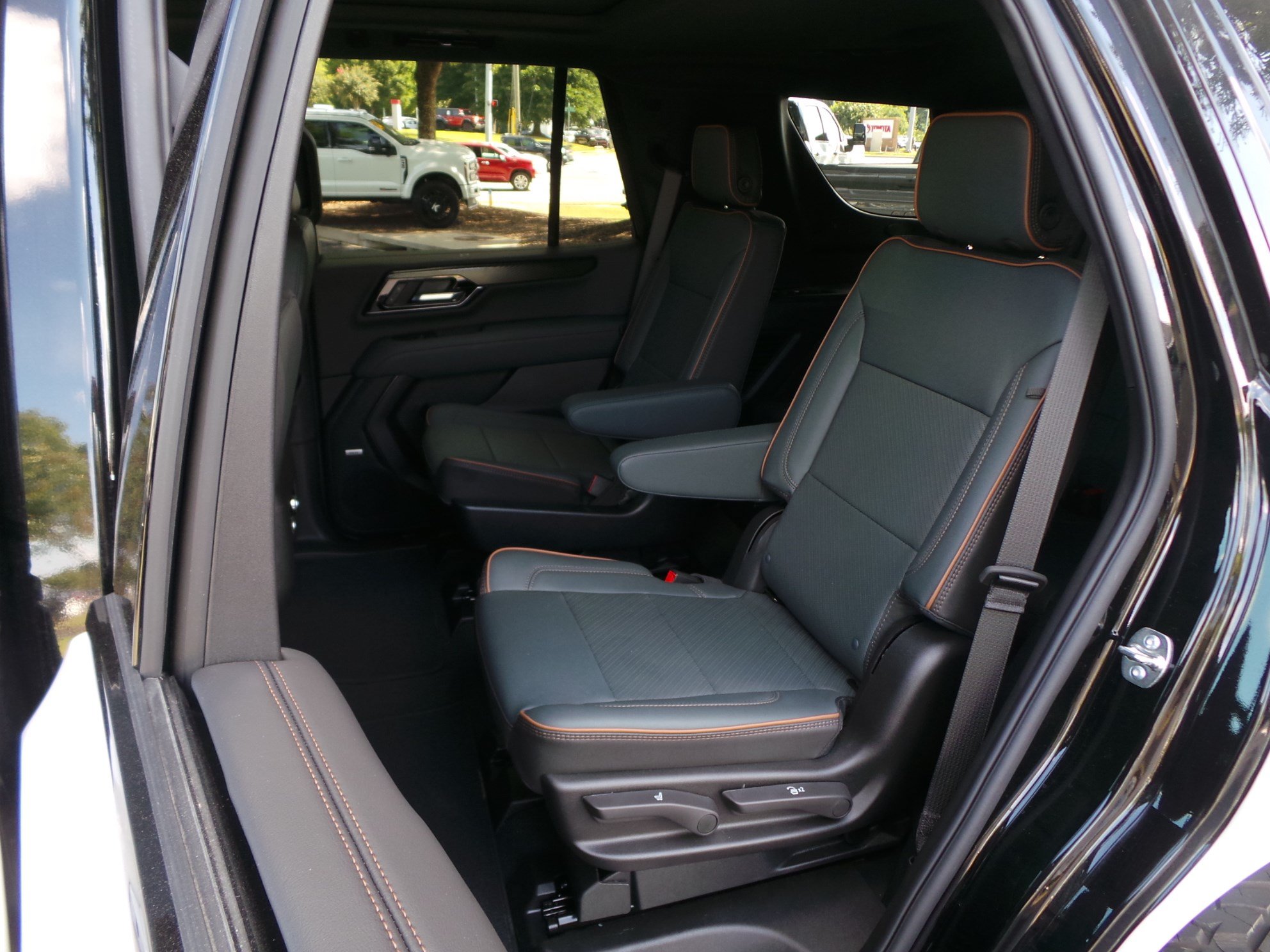 Used 2026 GMC Yukon AT4 AWD/4WD image 12