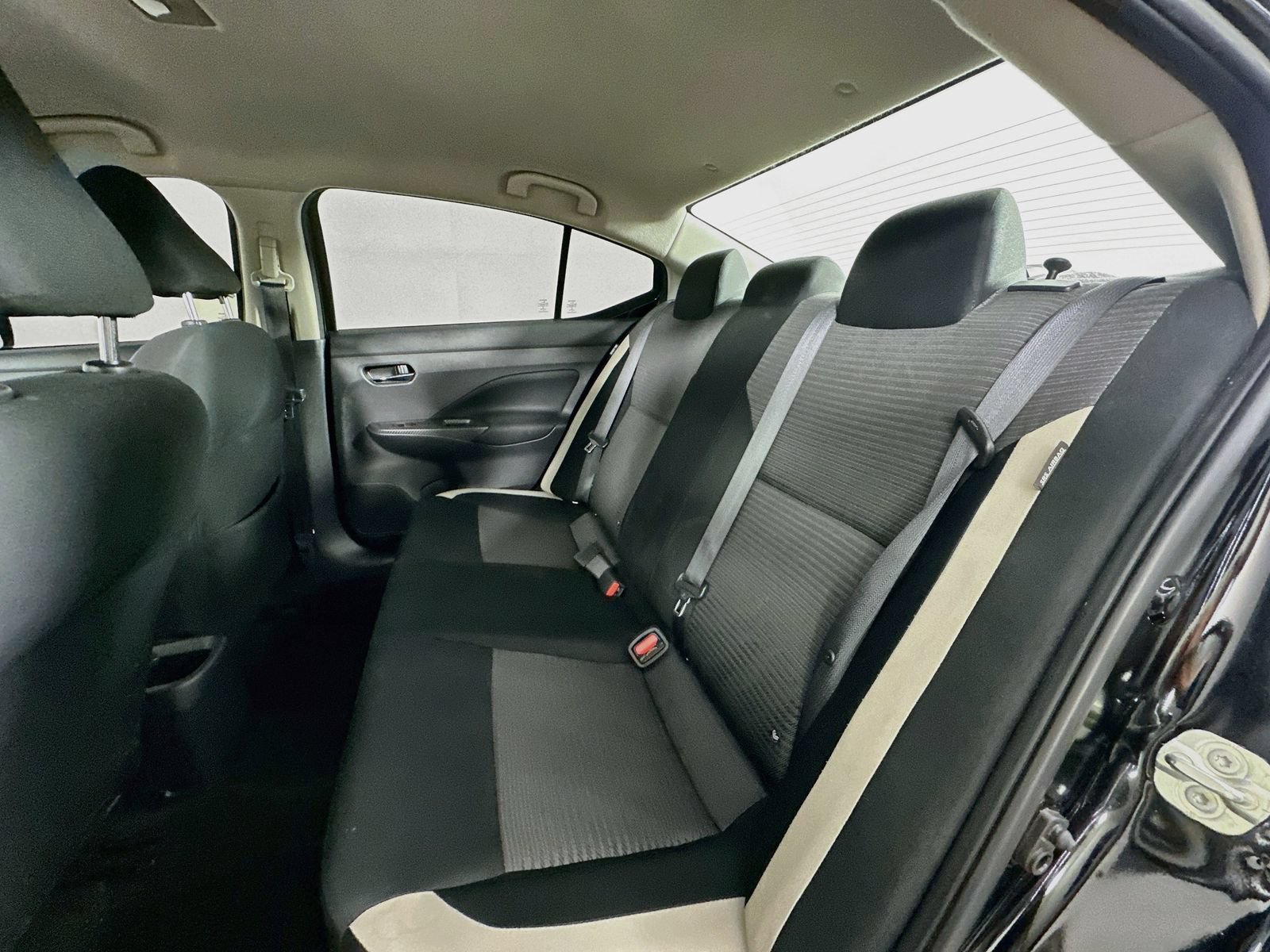 Used 2021 Nissan Versa SV FWD image 22
