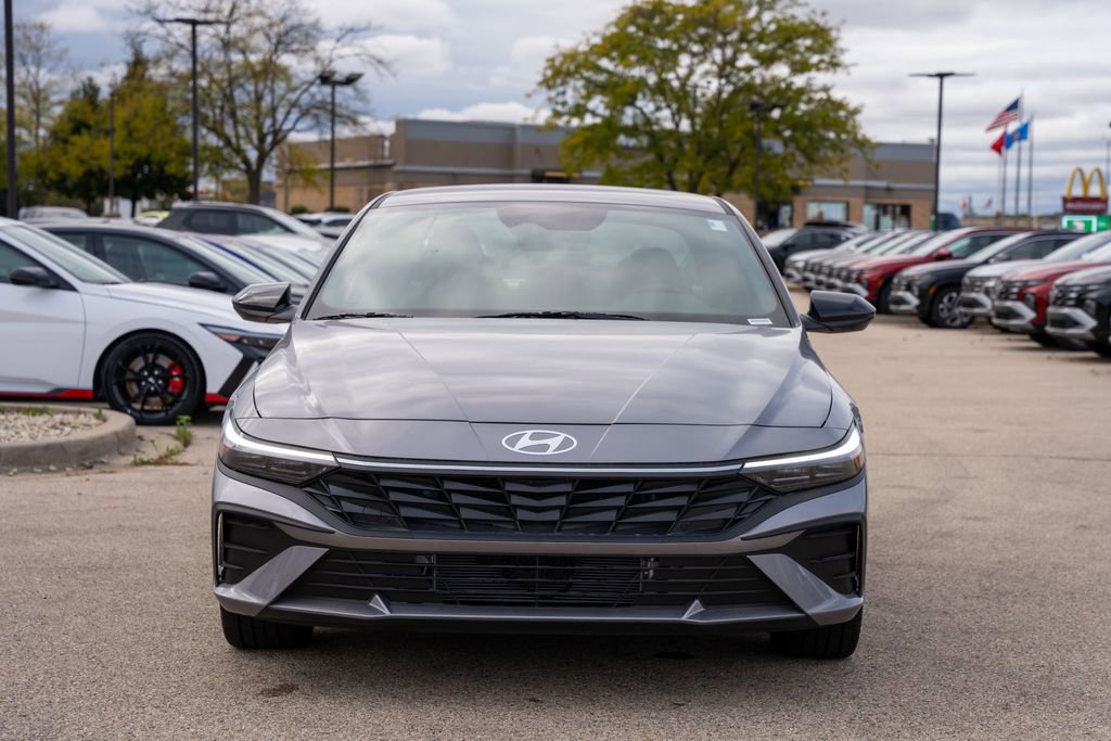 New 2025 Hyundai Elantra SEL image 2