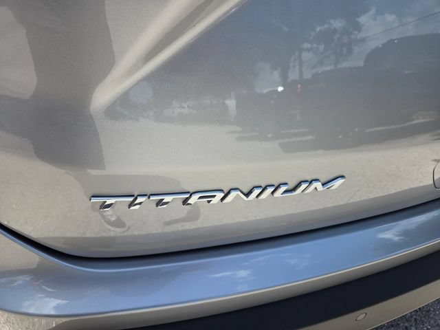 Used 2021 Ford Edge Titanium FWD image 10