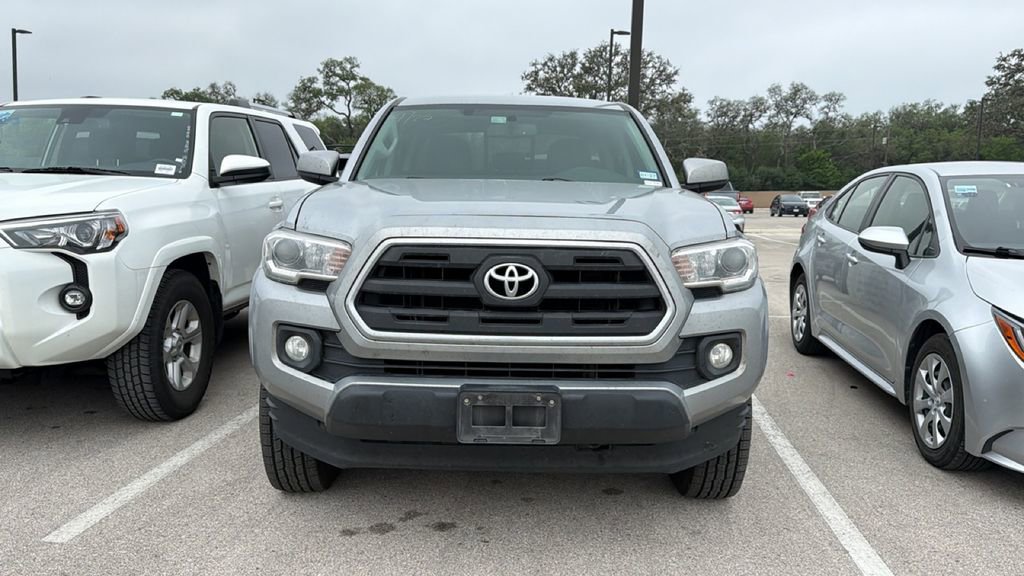Used 2017 Toyota Tacoma SR5 w/ Tow Package RWD image 2