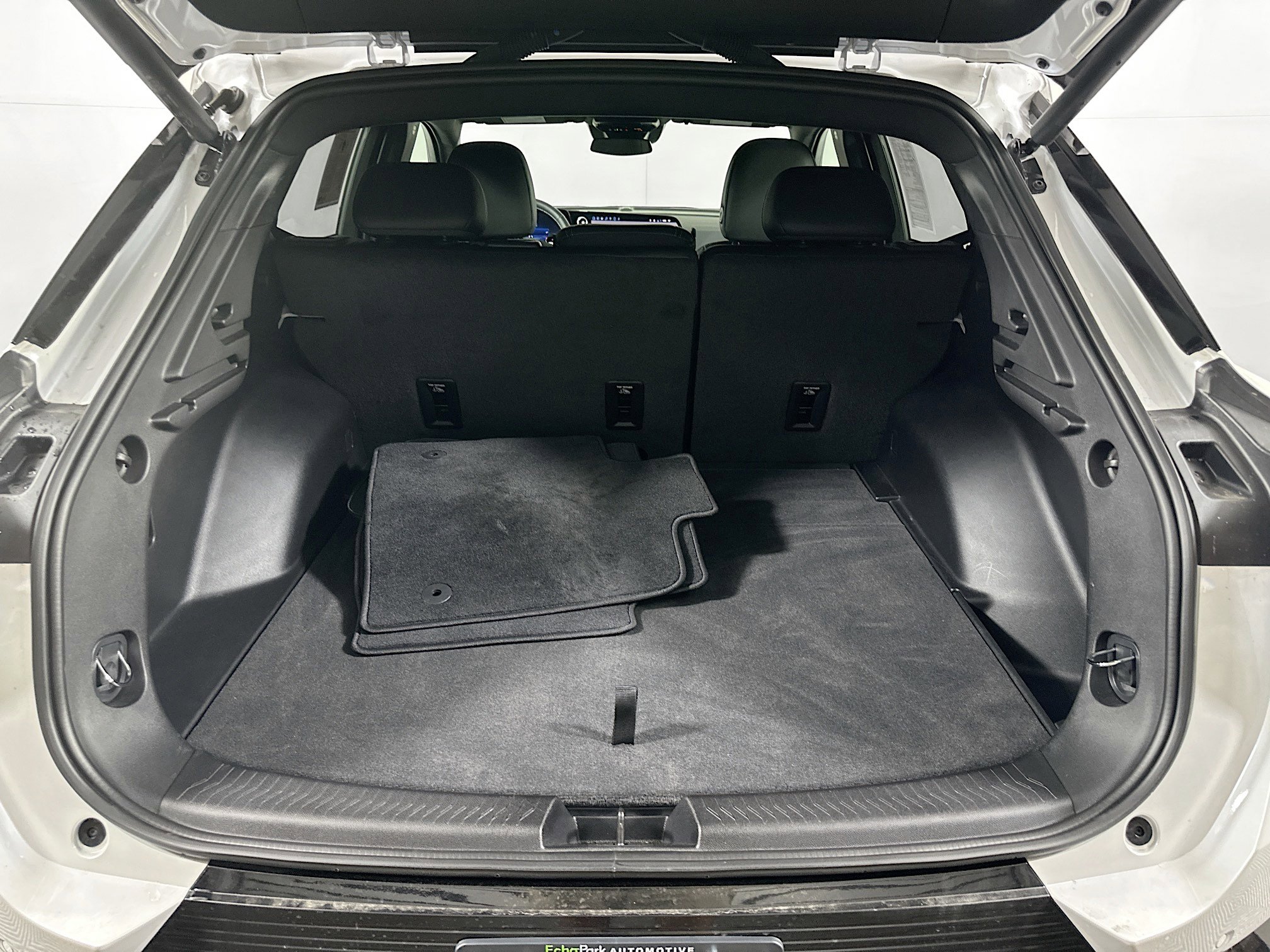 Used 2024 Chevrolet Equinox EV LT w/ LPO, Blackout Package FWD image 28