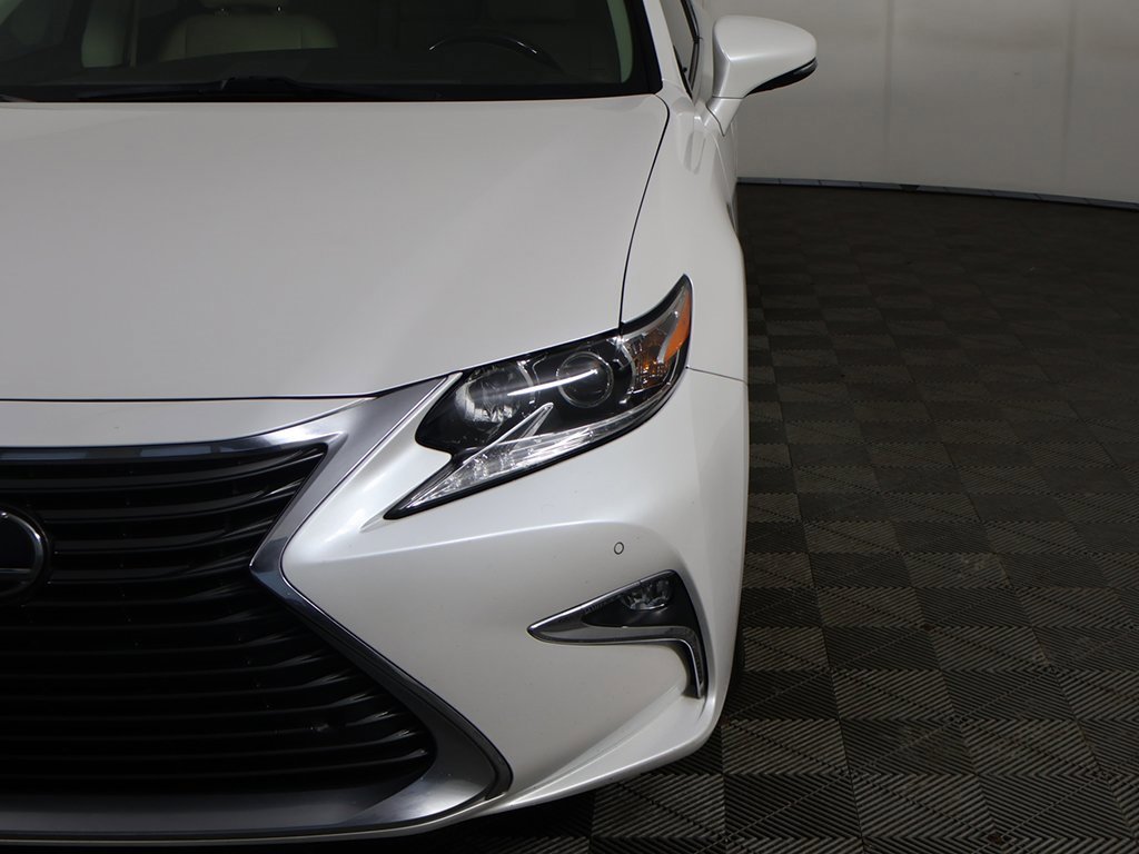 Used 2018 Lexus ES 350 w/ Ultra Luxury Package image 17