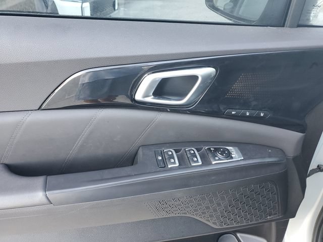 Certified 2025 Kia Carnival SX Prestige FWD image 20