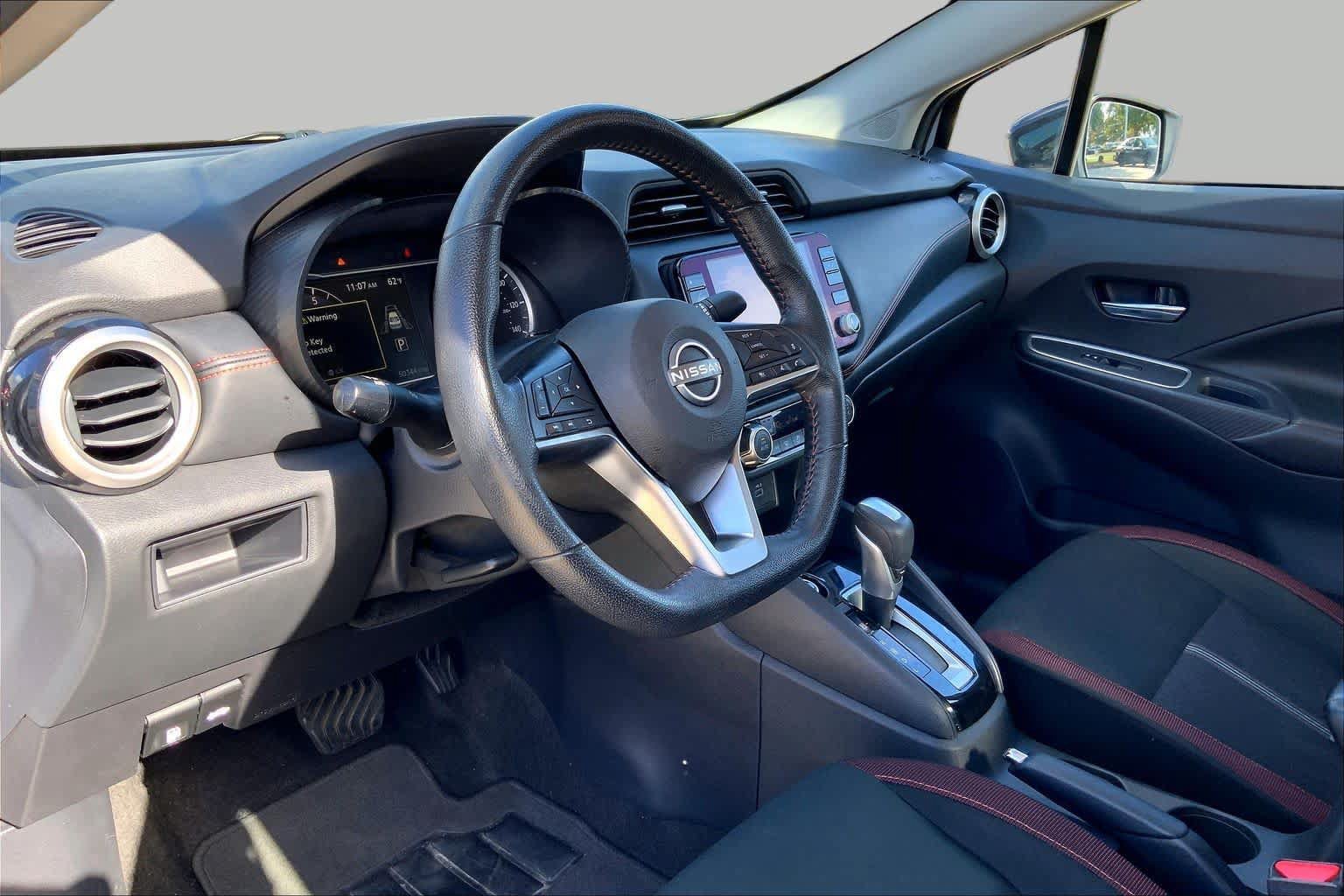 Used 2025 Nissan Versa SR FWD image 17