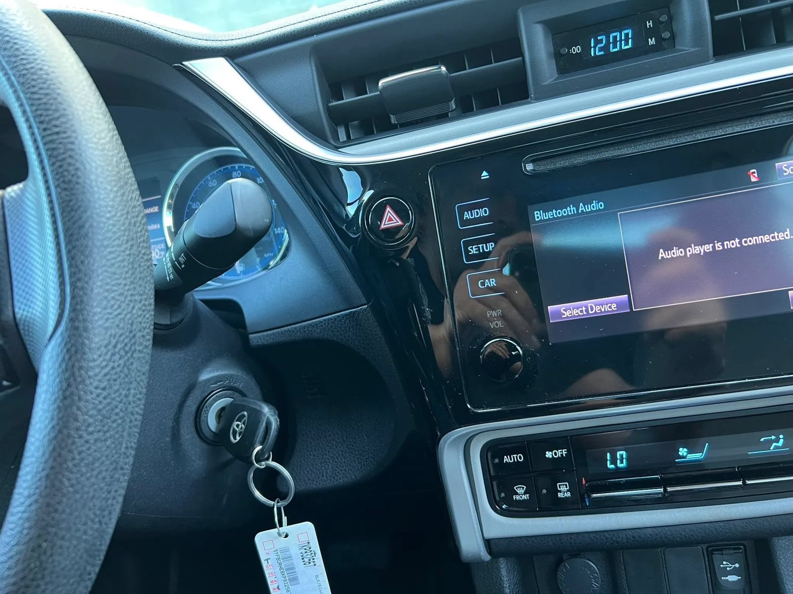 Used 2019 Toyota Corolla LE w/ Protection Package FWD image 10
