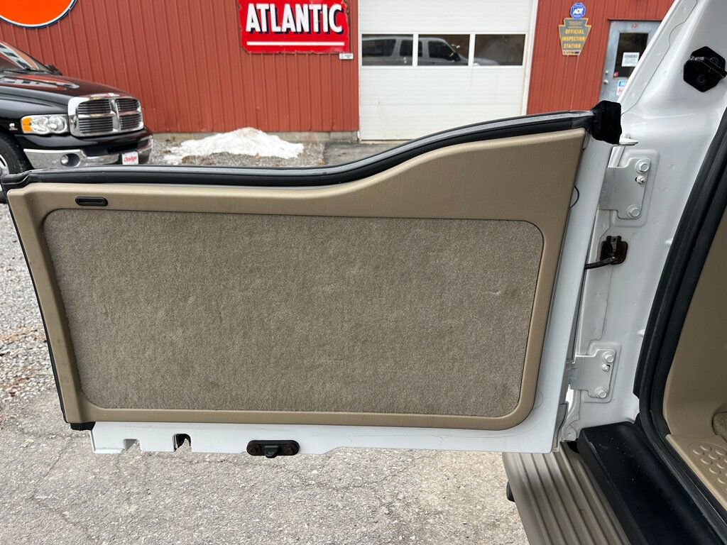 Used 2005 Ford Excursion Eddie Bauer image 35