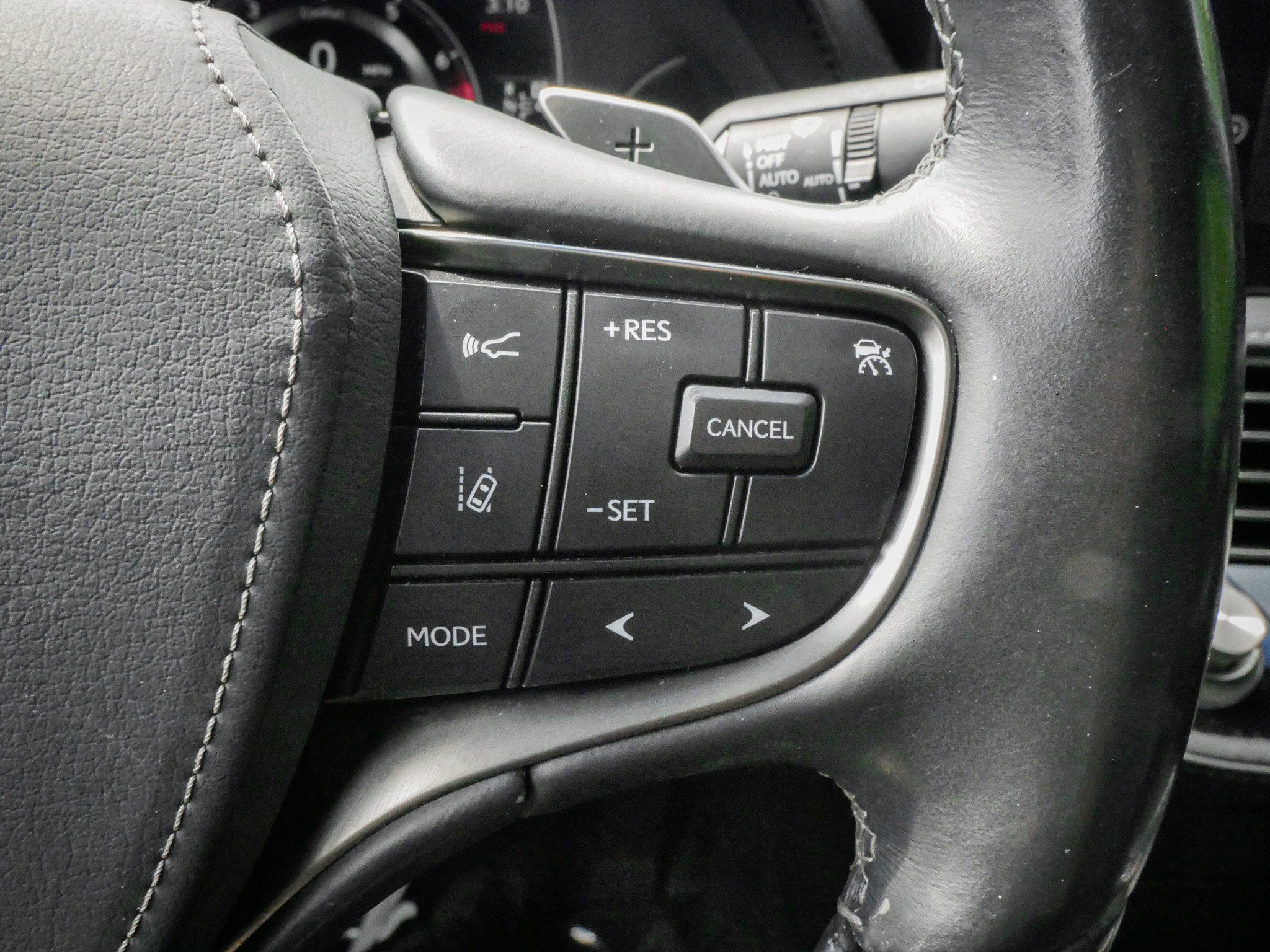 Used 2021 Lexus LS 500 w/ Interior Upgrade Package RWD image 20