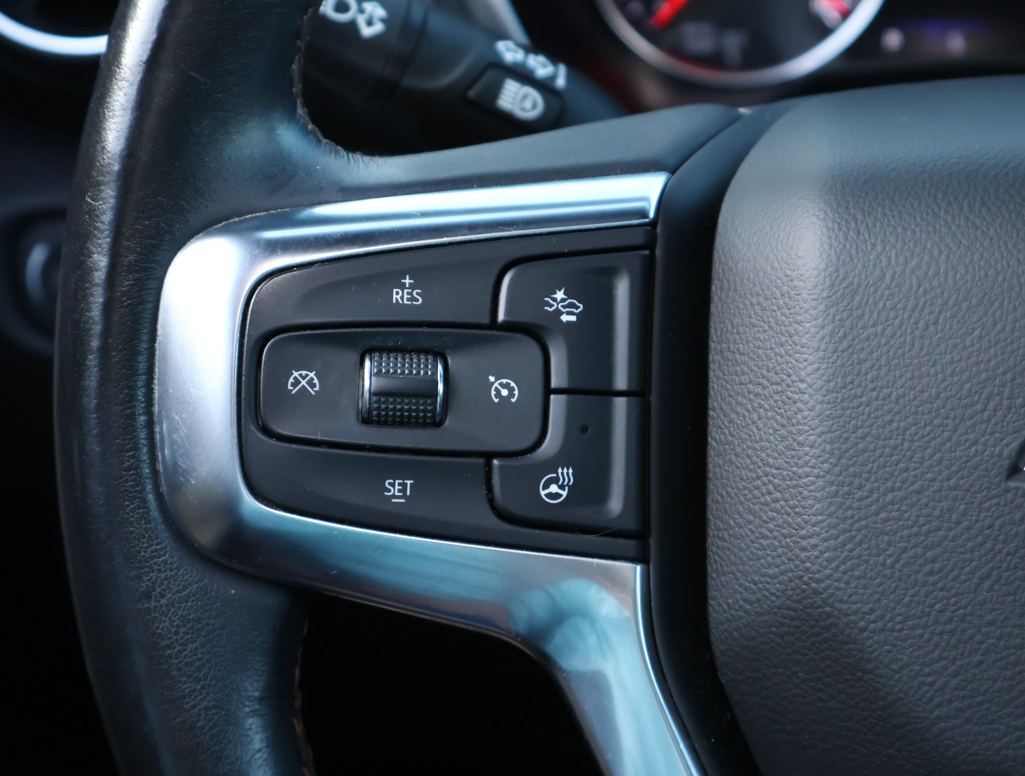 Used 2020 Chevrolet Blazer Premier w/ Driver Confidence II Package FWD image 16