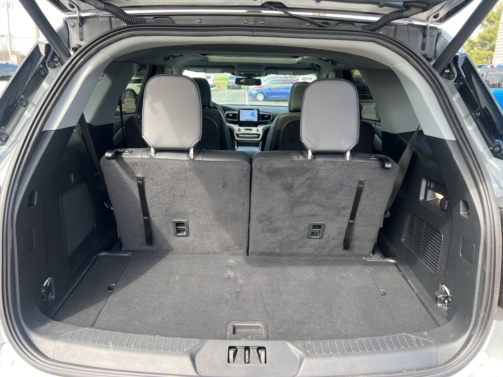 Used 2024 Ford Explorer XLT w/ Equipment Group 202A AWD/4WD image 27