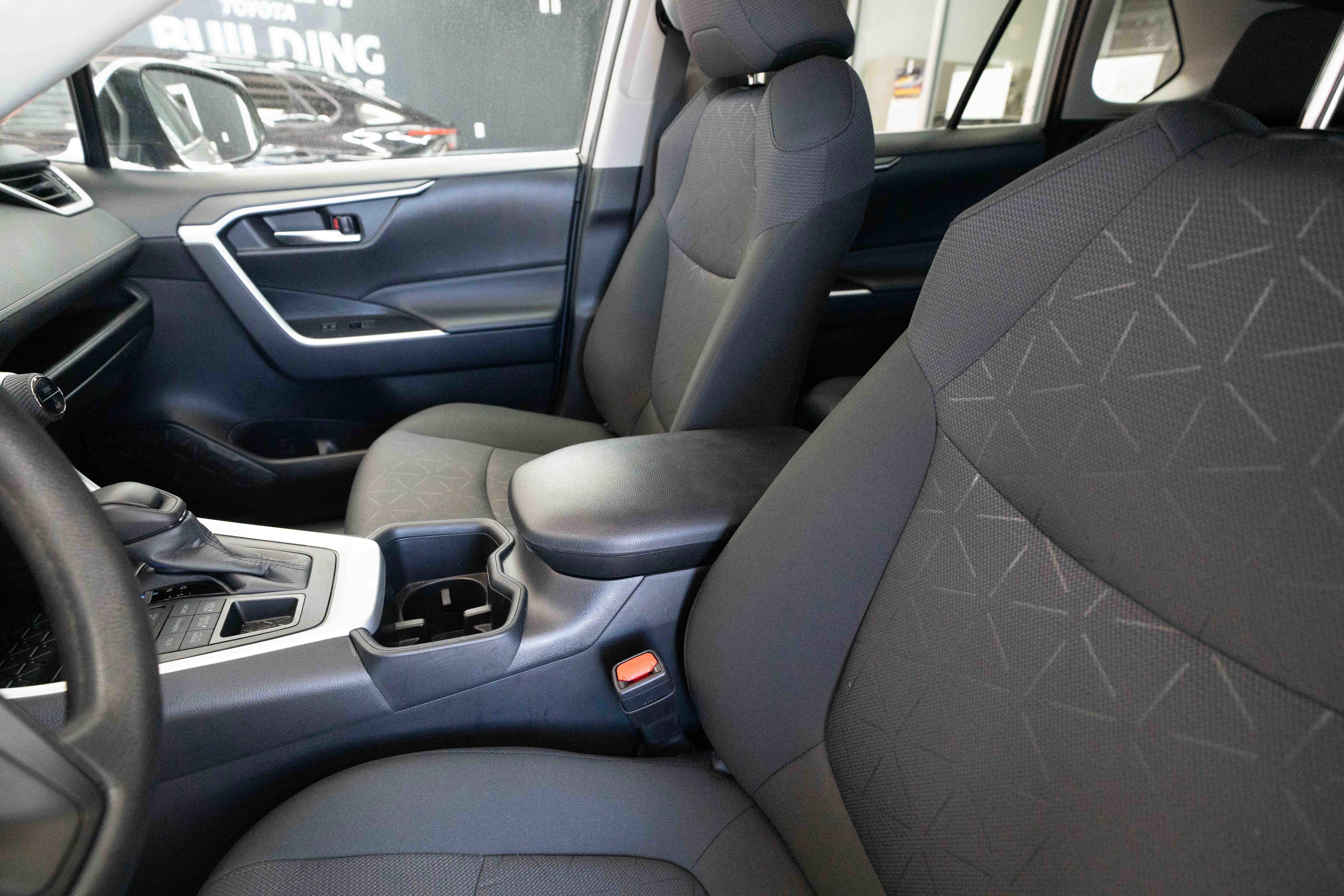 Used 2025 Toyota RAV4 XLE image 10