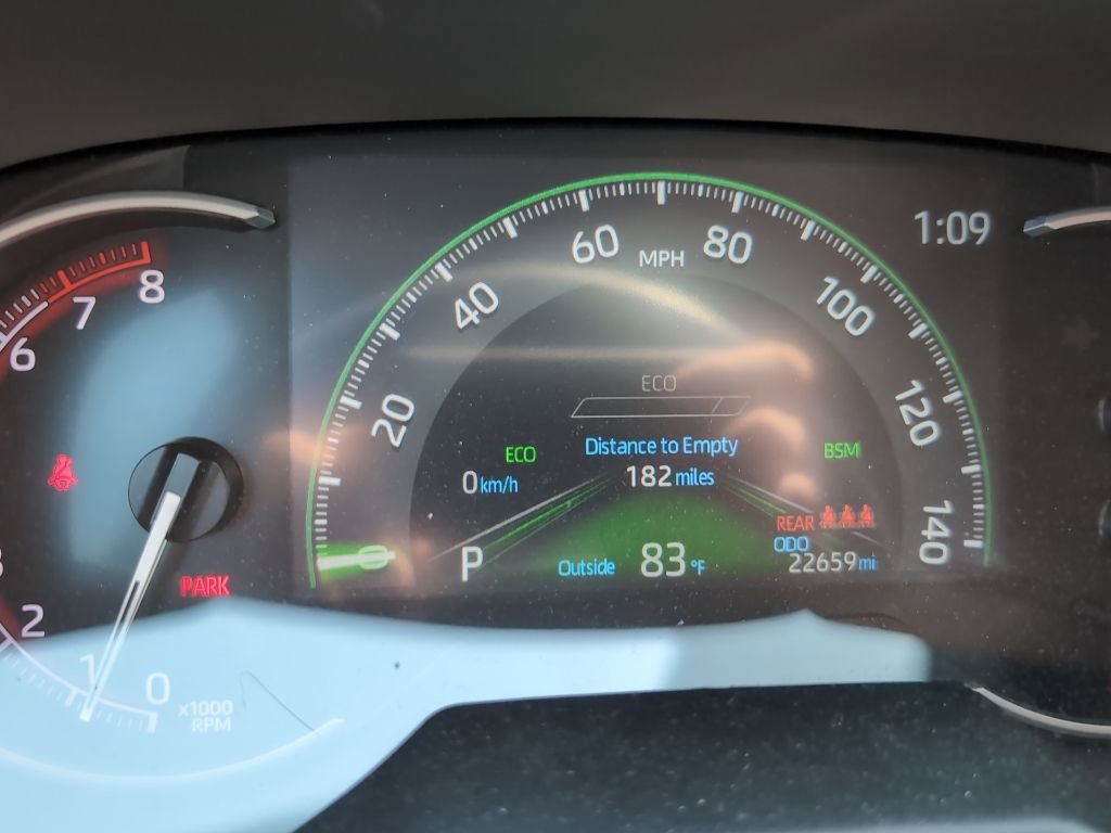 Used 2023 Toyota RAV4 XLE w/ Convenience Package image 9